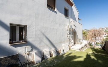 Property slide 50