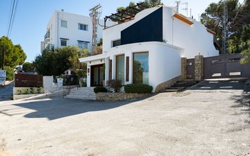 Property slide 52