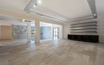 Property slide 82