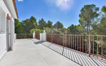 Property slide 40