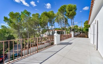 Property slide 44