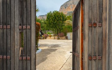 Property slide 66