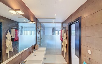 Property slide 20