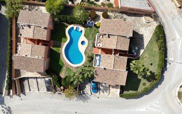 Property slide 32