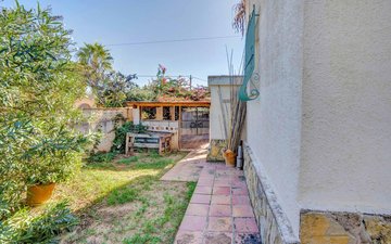 Property slide 38