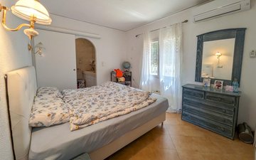 Property slide 22