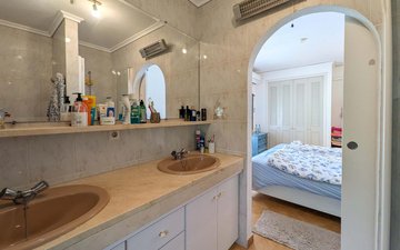 Property slide 24