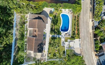 Property slide 35