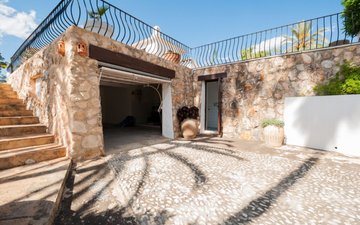 Property slide 44