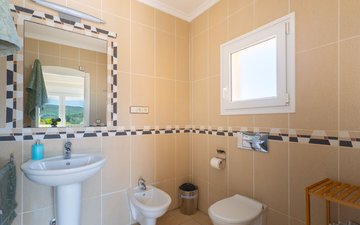 Property slide 18
