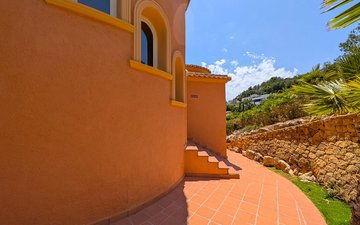 Property slide 39