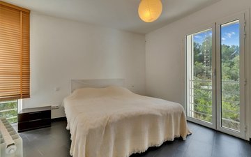 Property slide 28
