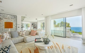 Property slide 18