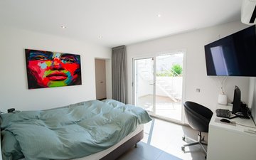 Property slide 10