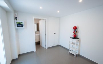 Property slide 32