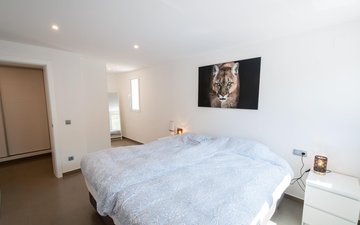Property slide 48