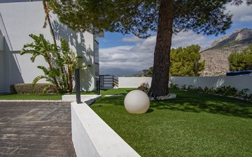 Property slide 14