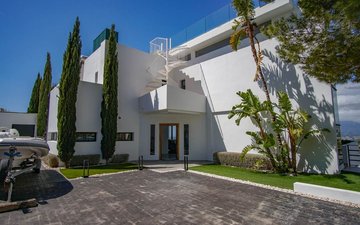 Property slide 21