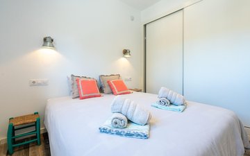 Property slide 32