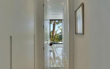 Property slide 32
