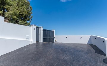 Property slide 72