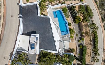 Property slide 82