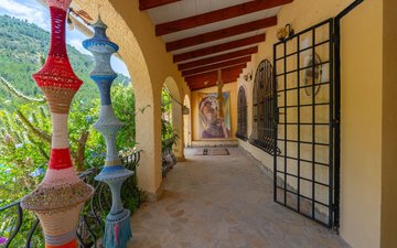 Property slide 25