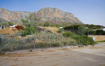 Property slide 18
