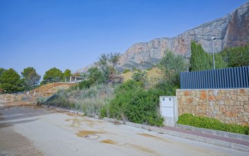Property slide 19