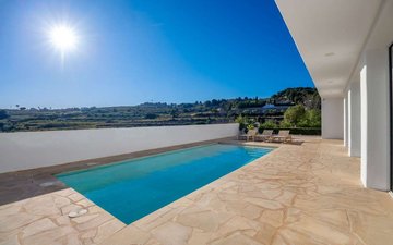 Property slide 18