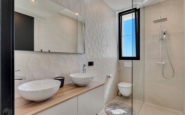 Property slide 16