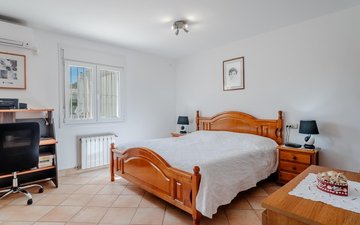 Property slide 22