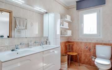 Property slide 25