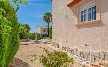 Property slide 46
