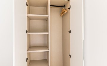 Property slide 32