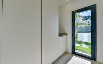 Property slide 18