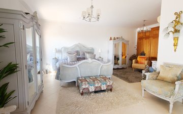 Property slide 18
