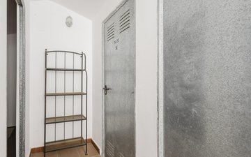 Property slide 32