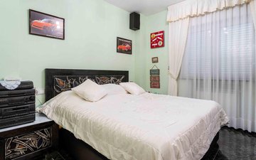 Property slide 24