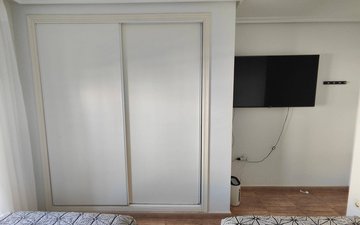 Property slide 32