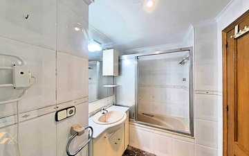 Property slide 32
