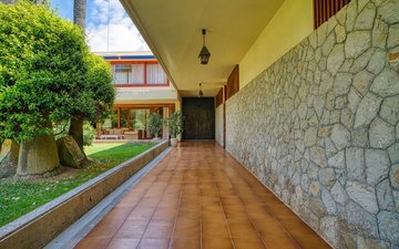 Property slide 16