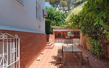Property slide 16