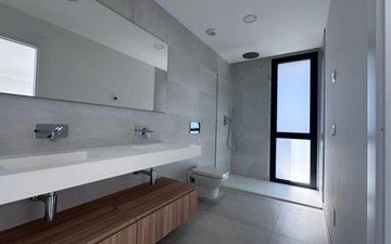 Property slide 44