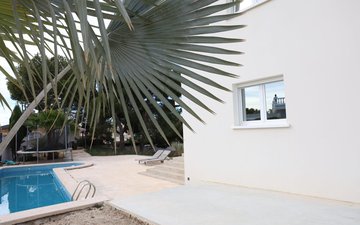 Property slide 15