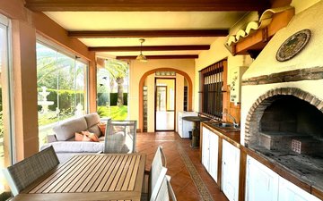 Property slide 32
