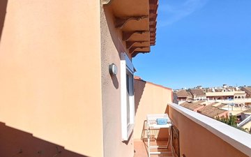 Property slide 32