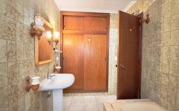 Property slide 38