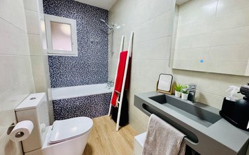 Property slide 32