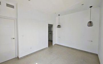 Property slide 32